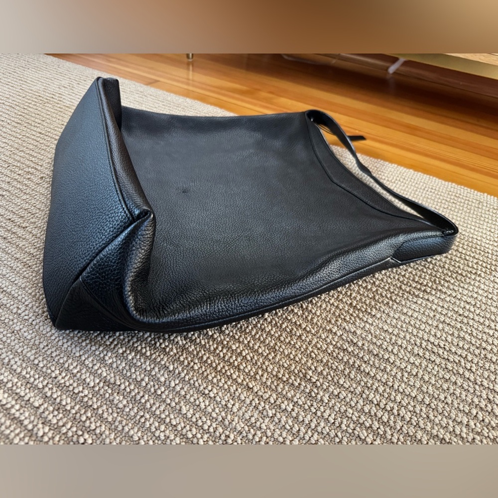 Everlane Leather Tote Bag View 3